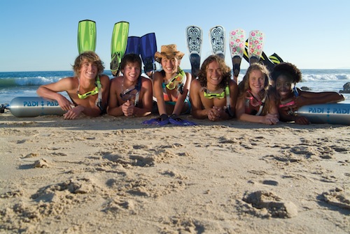 GoDive 06 1889 KidsFinsBeach